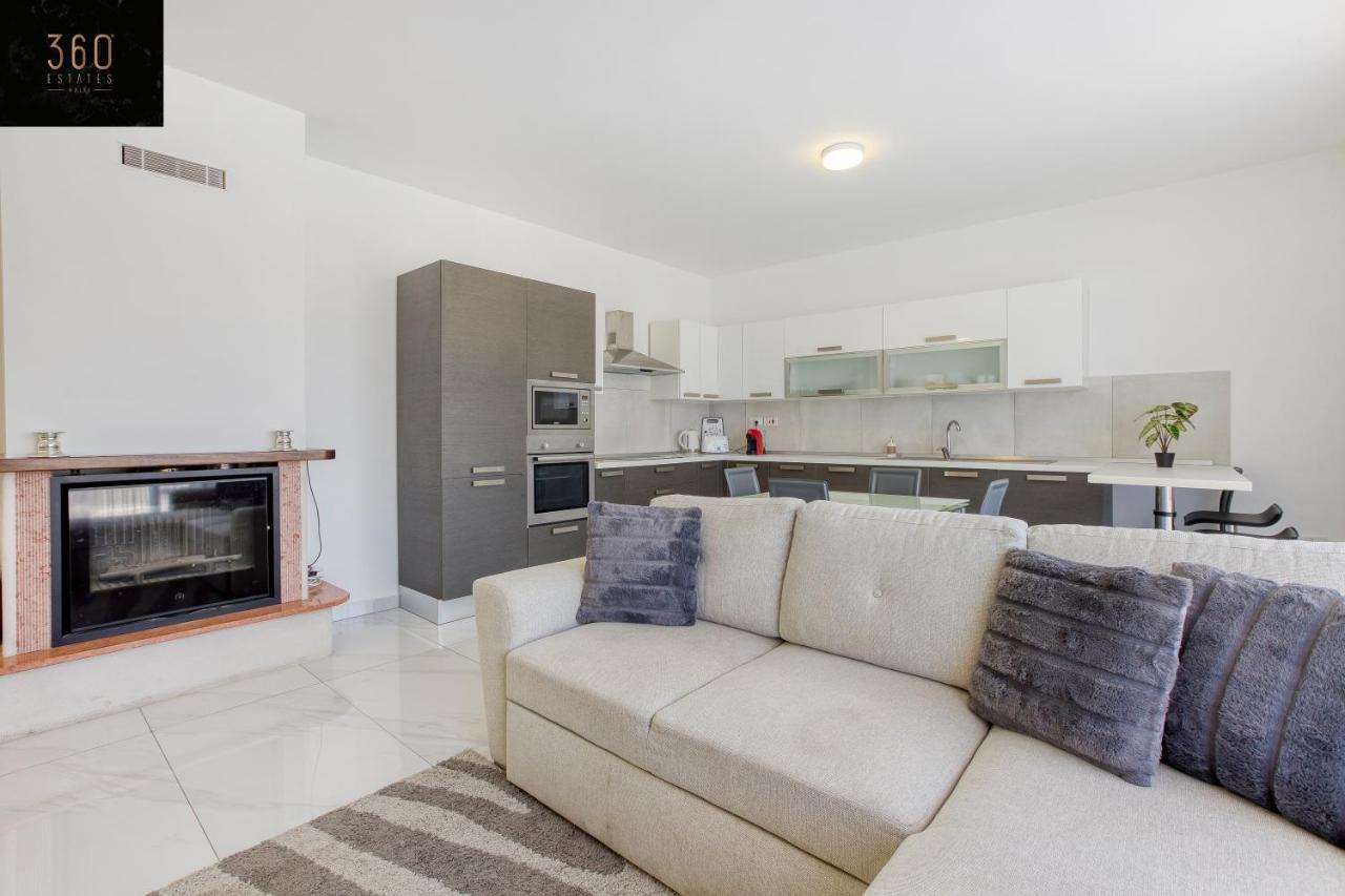 Apartamento Lux Sea Front Penthouse With Breathtaking Views In St Pauls By 360 Estates Bahía de San Pablo Exterior foto